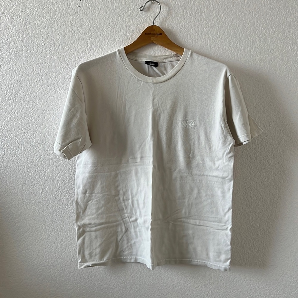 STUSSY CREAM TEE